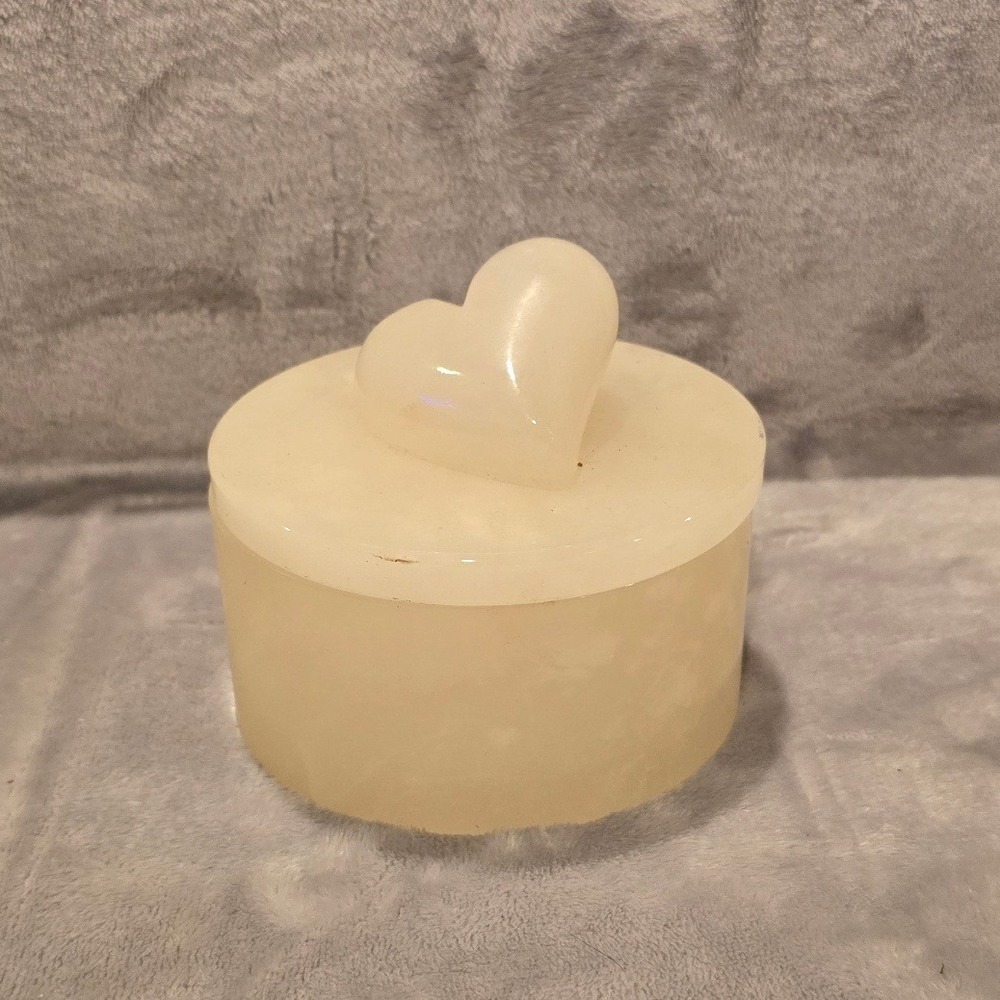 Ducceschi Volterra Alabaster Hand Carved Heart Swivel Top Trinket Box Italy 4.25
